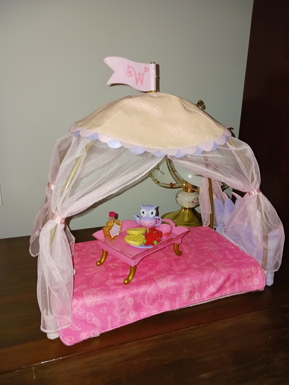 American Girl Wellie Wisher Doll Princess Canopy Bed Breakfast Tray